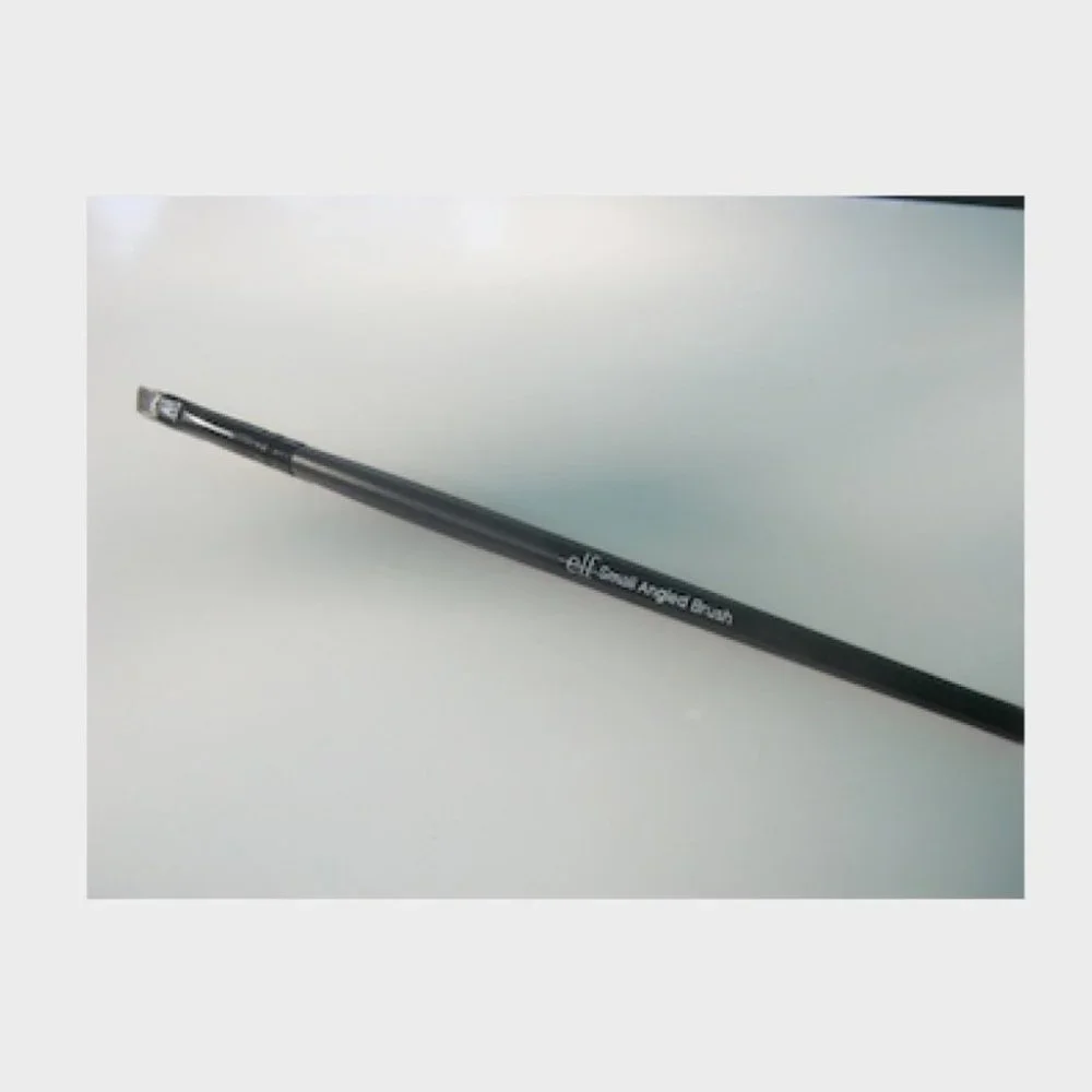 e.l.f. Small Angled Brush